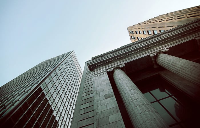 Failing Bank Risk