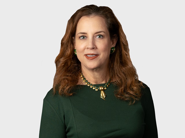 Photo of Laurie Holmes