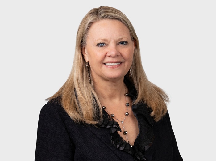 Photo of Roxann Honn