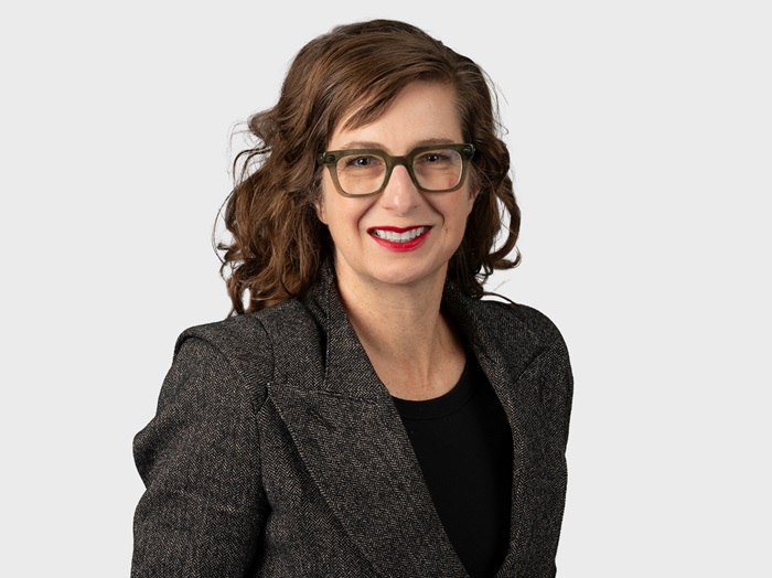 Photo of Lisa Pugh