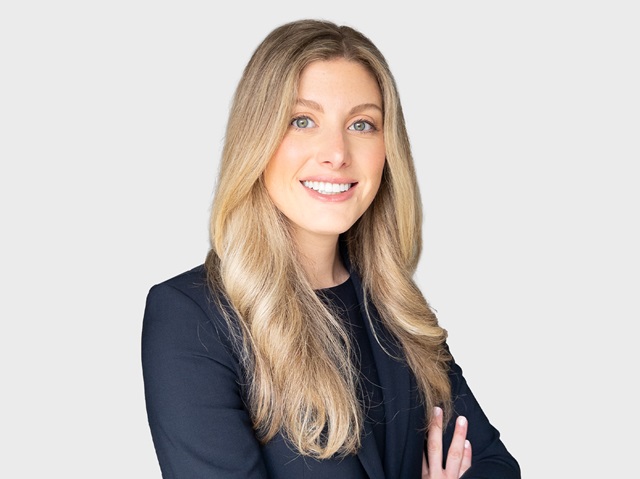 Photo of Amanda Rudolph