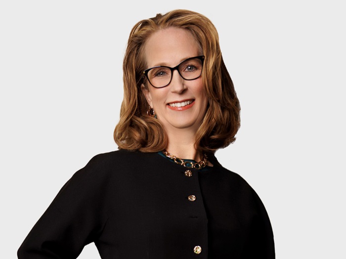 Photo of Kirstin Stoll-Debell